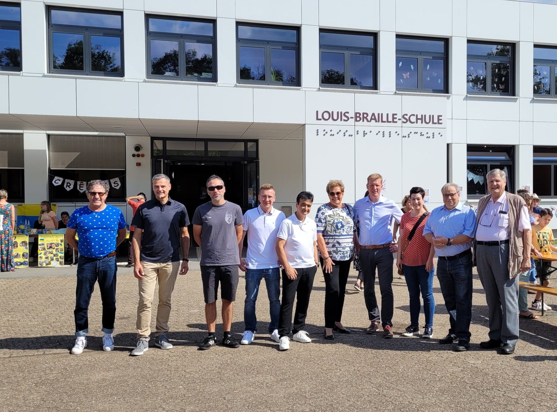 Viele%20Unterst%C3%BCtzer%20und%20F%C3%B6rderer%20der%20Louis-Braille-Schule Viele%20Unterst%C3%BCtzer%20und%20F%C3%B6rderer%20der%20Louis-Braille-Schule